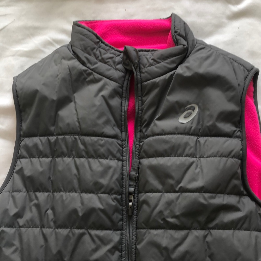 Reversible ASICS vest!!! - Picture 2 of 5